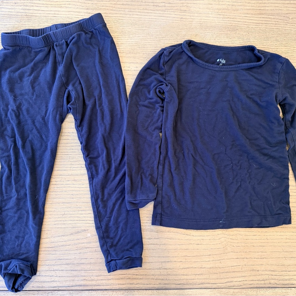 Kyte Baby 2T pajama set black